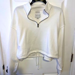 American Eagle “ahh-mazingly soft” Cropped Pullover